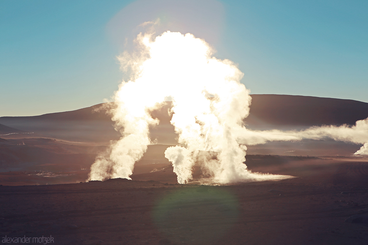 Sol de Mañana Foto von Geysire in der Salzwüste Salar de Uyuni und Salar de Atacama