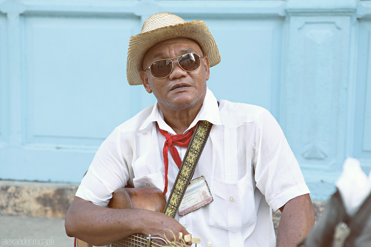 Custombristo Foto von Gitarrenspieler im Zentrum von Havana
