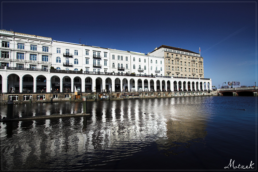 Foto von Hamburg Alster Akaden Blau