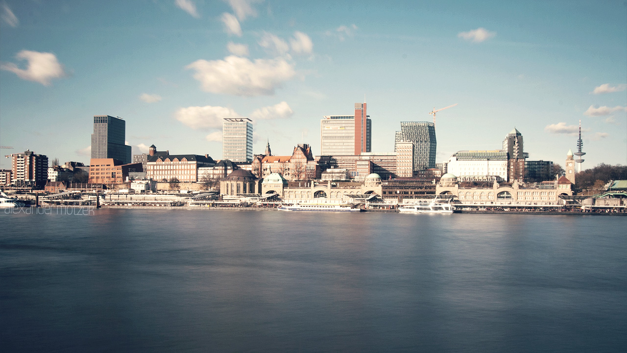 Foto von Hamburg Skyline Hafencity Graufilter Vintage