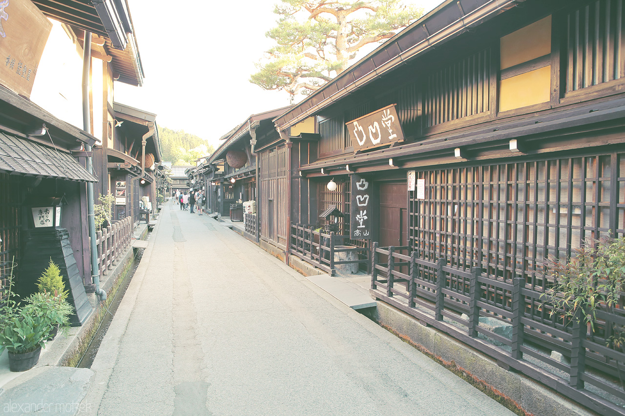 Foto von Altstadt mit vielen Restaurants in Takayama