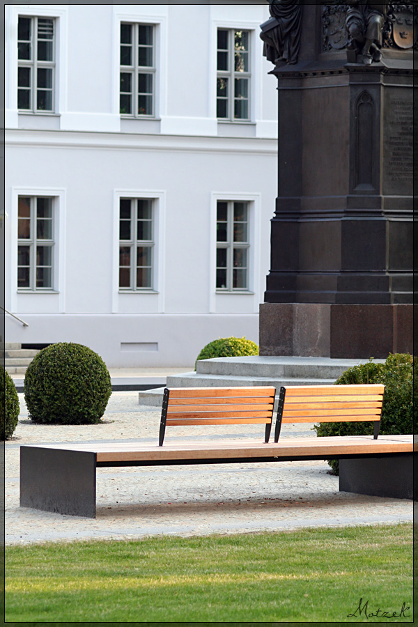 Foto von Parkbank Harmonisch Sonnenlicht